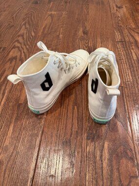 Donny Dybbuk Lucky One High Top Sneaker